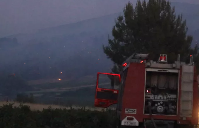 Φωτιά στο Νέο Ικόνιο στο Πέραμα