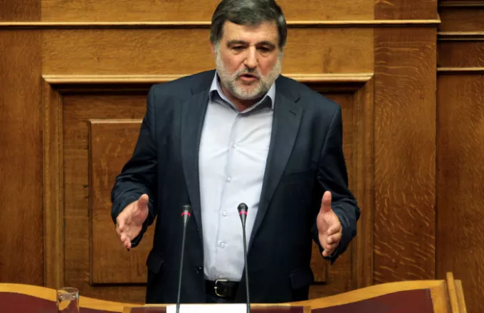 Το ΠΑΣΟΚ μπλοκάρει τις ρυθμίσεις για τις λαϊκές