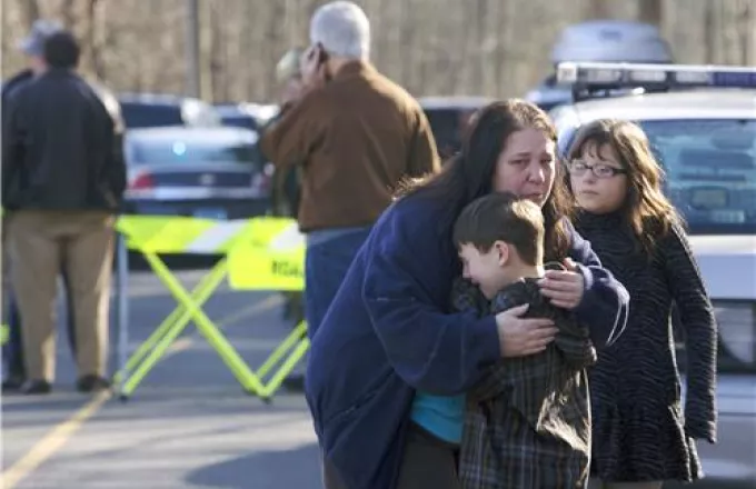 Πληροφορίες για 29 νεκρούς, 22 παιδιά, έπειτα από επίθεση σε σχολείο στις ΗΠΑ (vid)