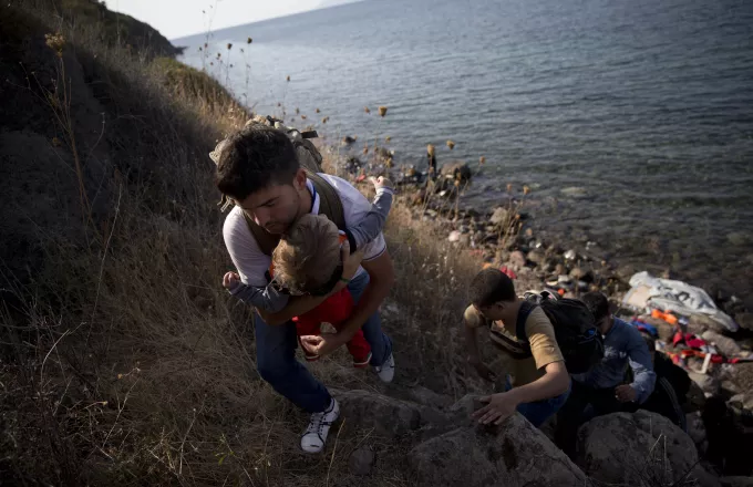 Σχεδόν 1.000 αφίξεις μεταναστών και προσφύγων στην Λέσβο σε εννιά μέρες