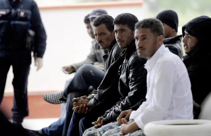 UNHCR: Περίπου 350 μετανάστες εγκαταλείφθηκαν σε πάρκινγκ της Ιταλίας