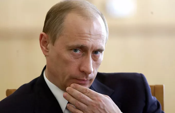 Κρεμλίνο: Δεν είναι στα χέρια του Πούτιν η απόφαση για το αίτημα ασύλου του Σνόουντεν