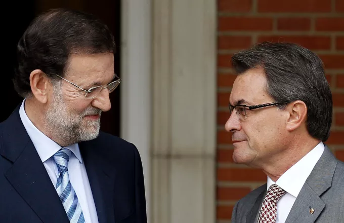 «Θέλω να μείνουμε μαζί» λέει ο πρωθυπουργός Ραχόι στους Καταλανούς