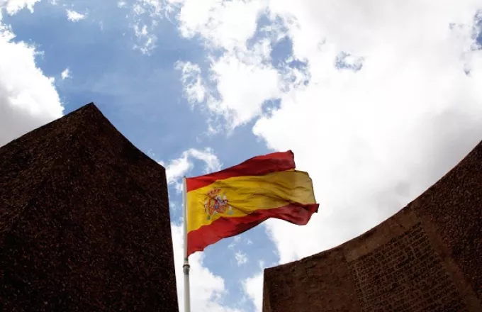 Σόιμπλε-Ντε Γκίντος: Τα επιτόκια στην Ισπανία δεν αντιστοιχούν στα οικονομικά της μεγέθη