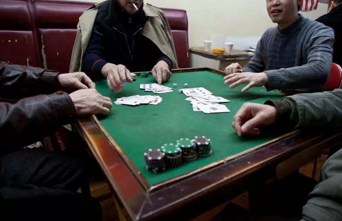 Μίνι καζίνο στον Άλιμο, 49 συλλήψεις