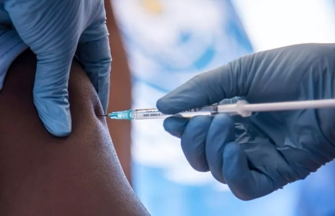 Θετικός ο ΠΟΥ στον περιορισμό παραπληροφόρησης για εμβόλια από το Facebook