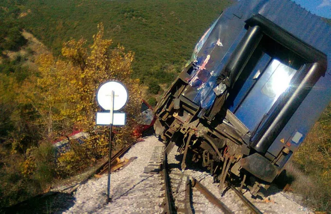 Εκτροχιάστηκε τρένο στη Λάρισα - Δεν υπάρχουν τραυματίες
