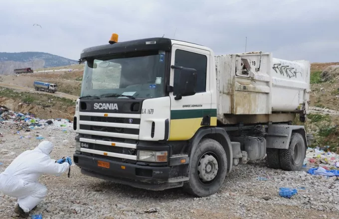 Δύο νεκροί από πτώση απορριμματοφόρου σε γκρεμό στην Τήνο