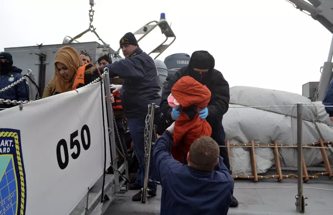 Στο λιμάνι της Κύθνου οδηγείται βάρκα με 40 μετανάστες