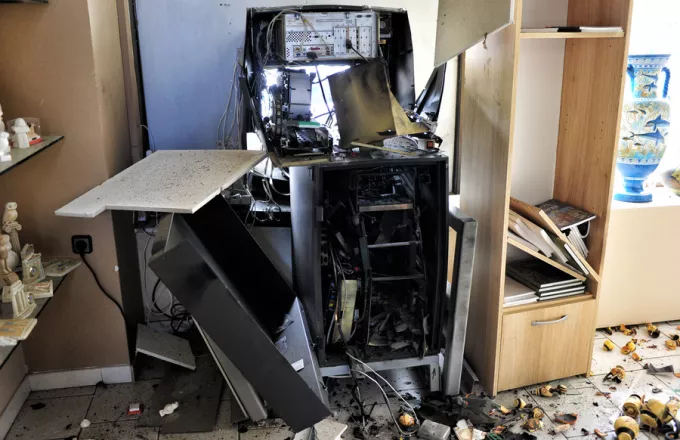 Σαρωνίδα: Έκρηξη σε μηχάνημα αυτόματης ανάληψης χρημάτων