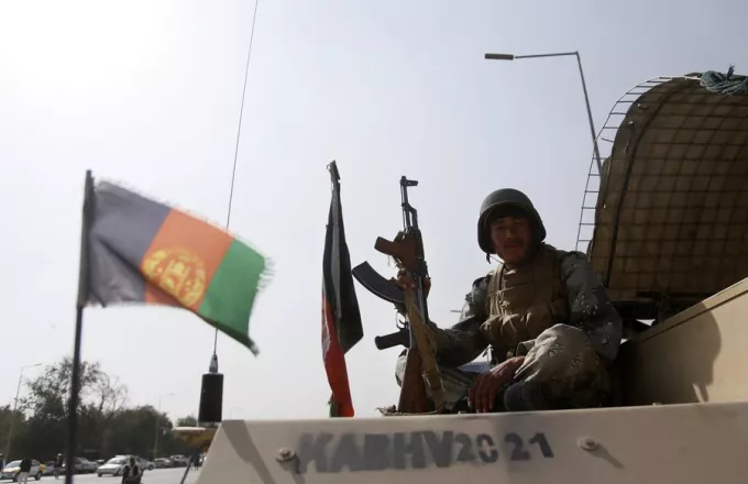 Τουλάχιστον 14 νεκροί σε ομηρία σε σιιτικό ιερό στην Καμπούλ