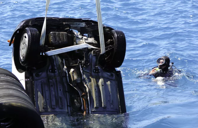 Βουτιά ΙΧ στη θαλάσσια περιοχή του Αλεποχωρίου