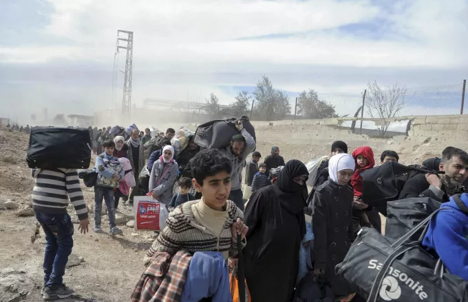 Συρία: 10 νεκροί από βομβαρδισμούς στην Ανατ. Γούτα - 20.000 εκτοπισμένοι