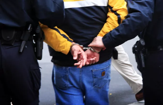 Σύλληψη Ελλήνων διακινητών στον Πειραιά