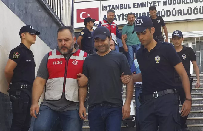 Τουρκία: Πολυετείς ποινές κάθειρξης σε «πραξικοπηματίες» δημοσιογράφους 