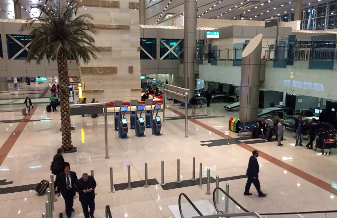 Οι ΗΠΑ «μπλόκαραν φορτία στο αεροδρόμιο του Καΐρου» για λόγους ασφαλείας