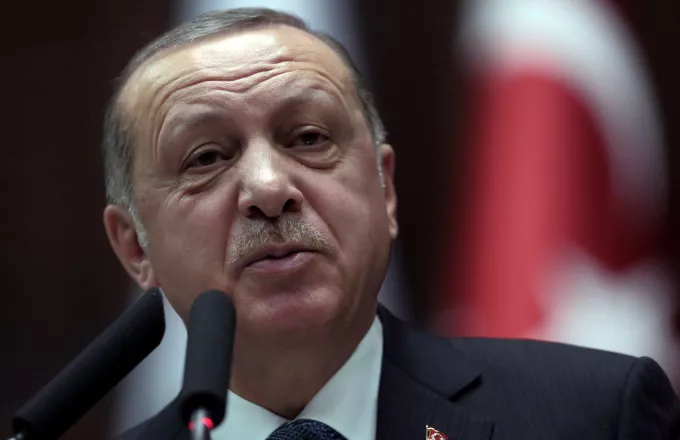 Ερντογάν: Υπό πολιορκία η Τουρκία . Οι ΗΠΑ προσπαθούν να μας μαχαιρώσουν