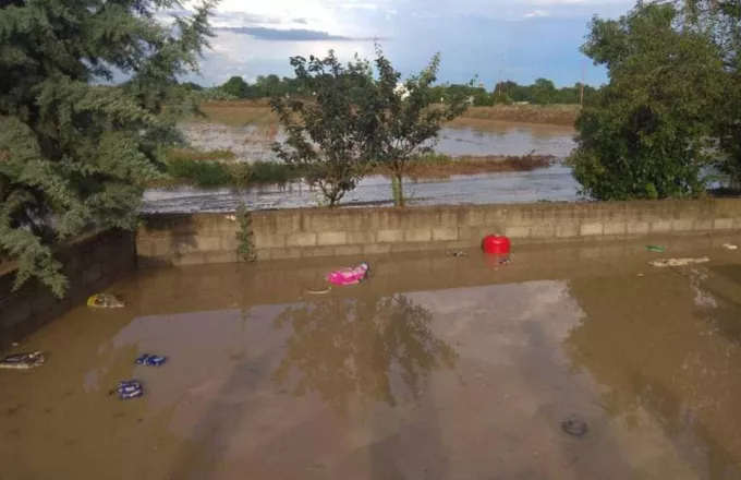 Σοβαρά προβλήματα από την έντονη βροχόπτωση στα Φάρσαλα 