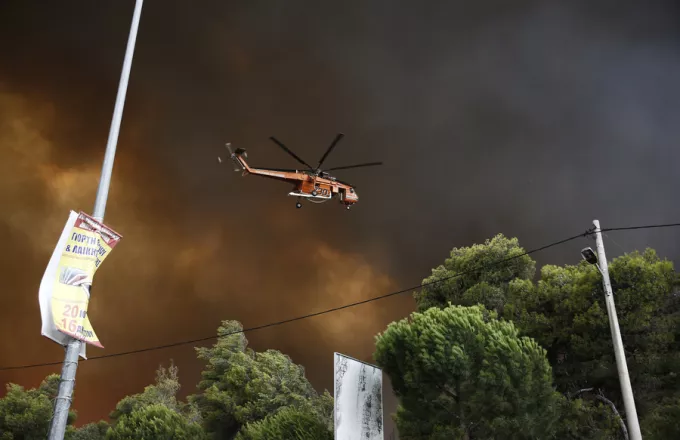 Προβληματισμένος ο Τσίπρας για τις παράλληλες φωτιές στην Αττική