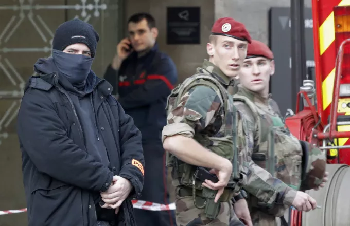 Τέσσερις συλλήψεις για σχεδιαζόμενη επίθεση καμικάζι στο Παρίσι