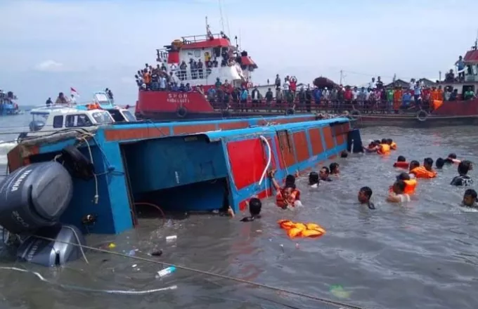 Ινδονησία: Οκτώ νεκροί σε ναυάγιο