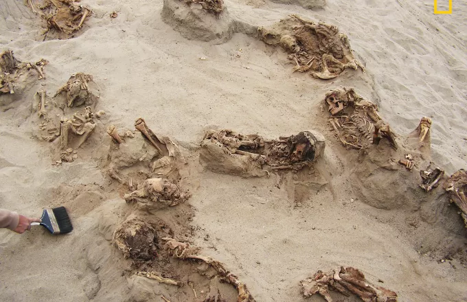 Ανακαλύφθηκε αρχαίος ομαδικός τάφος παιδιών στο Περού