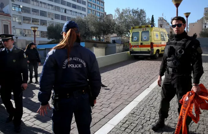Βουλευτές του ΣΥΡΙΖΑ ζητούν αλλαγές στο καθεστώς οπλοφορίας των αστυνομικών