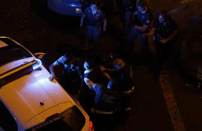 Τουλάχιστον 4 τραυματίες από ρατσιστική επίθεση ένοπλου στην Ιταλία