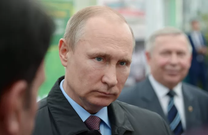 Πούτιν προς Βρετανία: Ξεμπερδέψτε πρώτα με την έρευνα για τον κατάσκοπο