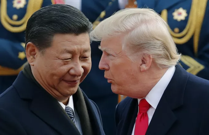Κατάλογο κινεζικών εξαγωγών που θα χτυπήσει με δασμούς ανακοίνωσε ο Τραμπ
