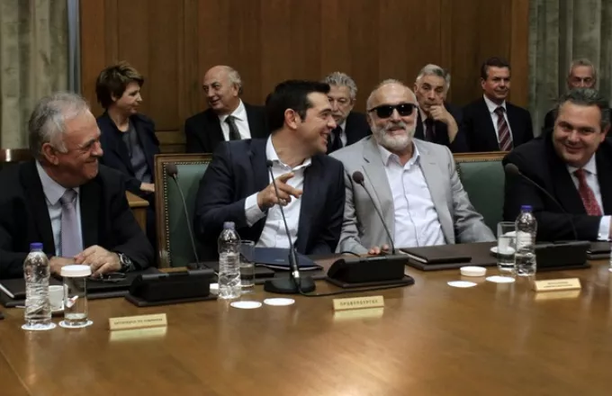 Στον «αέρα» η αξιολόγηση των υπουργών από τους βουλευτές του ΣΥΡΙΖΑ
