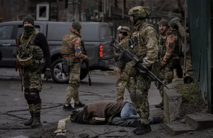 Μαζικές οι ενδείξεις για εγκλήματα πολέμου στην Ουκρανία, λέει το Βερολίνο