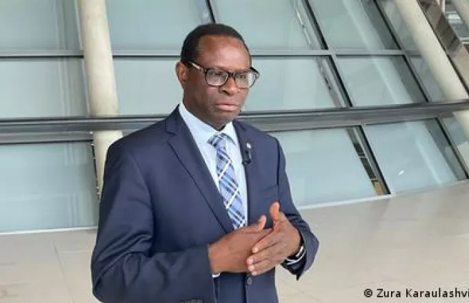 Γερμανία: Γιατί αποχωρεί ο πρώτος μαύρος βουλευτής;