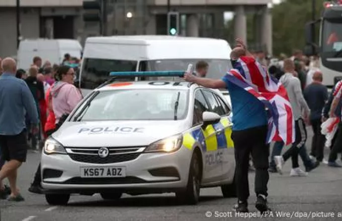 Αγγλία: Νέα ταραχές, δεκάδες συλλήψεις