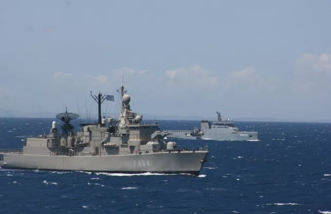 Η φρεγάτα ΚΑΝΑΡΗΣ στη δύναμη κρούσης του USS BATAAN