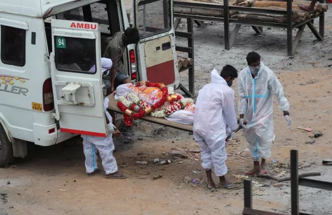 Ινδία- κορωνοϊός: Ξεπεράστηκε το όριο των 300.000 θανάτων-Τα κρούσματα πλησιάζουν τα 27 εκατ.