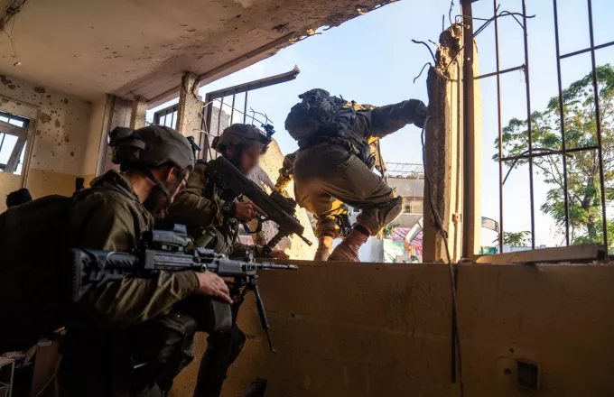 O ισραηλινός στρατός απάντησε ότι η μεταχείριση των κρατουμένων είναι σύμφωνη με το διεθνές δίκαιο