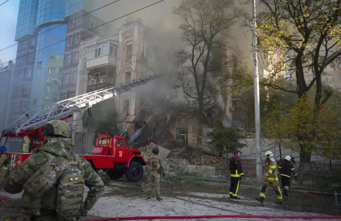 Κλίτσκο: Εντοπίστηκε και πέμπτη σορός στα ερείπια μετά τη ρωσική επίθεση με drones στο Κίεβο 