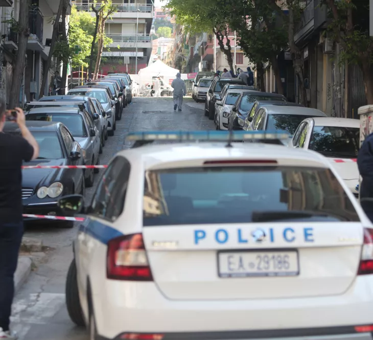 Έκρηξη στη Θεσσαλονίκη: Έφοδος της αντιτρομοκρατικής στο σπίτι της 39χρονης - Εντόπισαν εκρηκτική ύλη Έκρηξη στη Θεσσαλονίκη