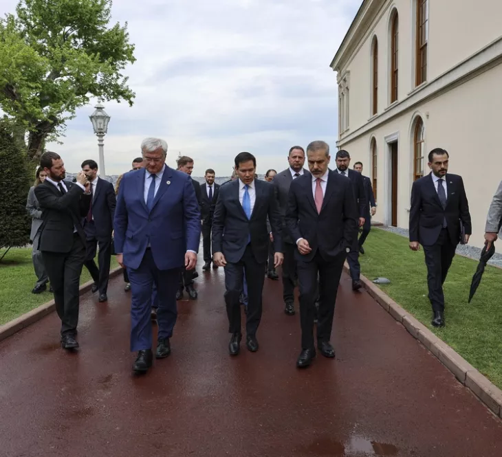 Κωνσταντινούπολης: Οι πάντες προεξοφλούν «μαύρο καπνό» 