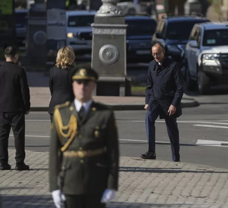 Μερτς: «Όχι» στην πρόταση Τραμπ για εκλογές στην Ουκρανία, «ναι» σε κυρώσεις στη Μόσχα 