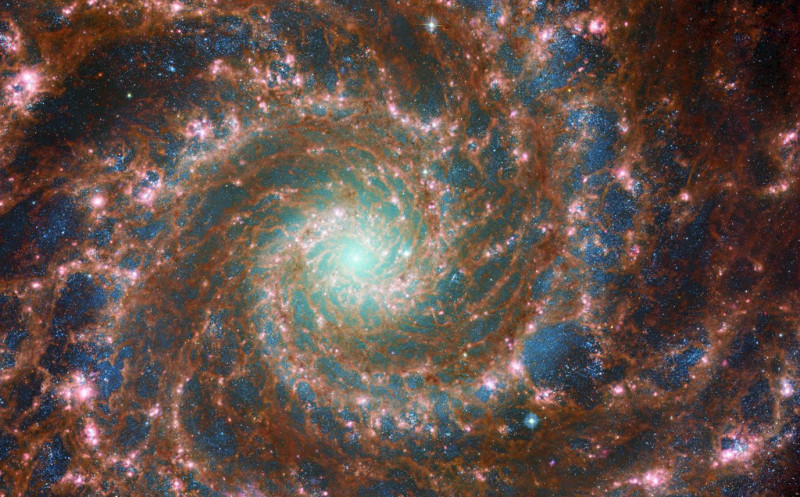 Μια νέα εικόνα του Γαλαξία Φάντασμα, που απέχει 32 εκατομμύρια έτη φωτός από τη Γη