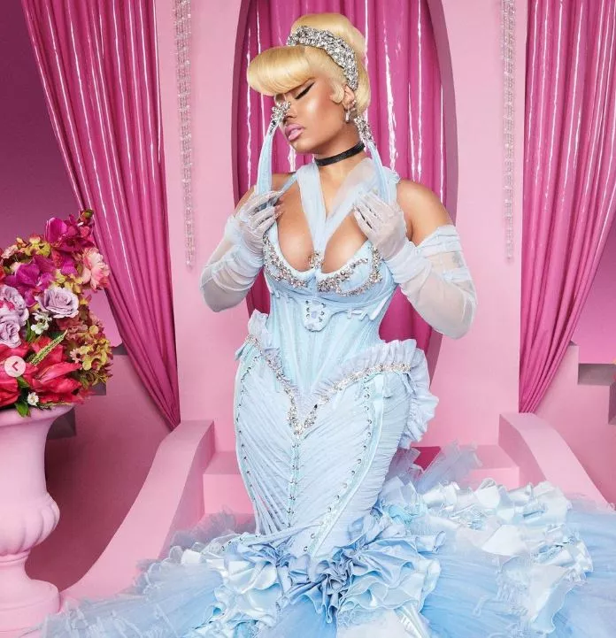 H  Nicki Minaj ως Σταχτοπούτα 