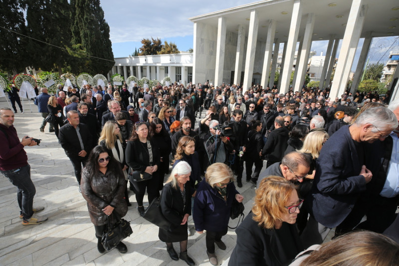 μανουσακης