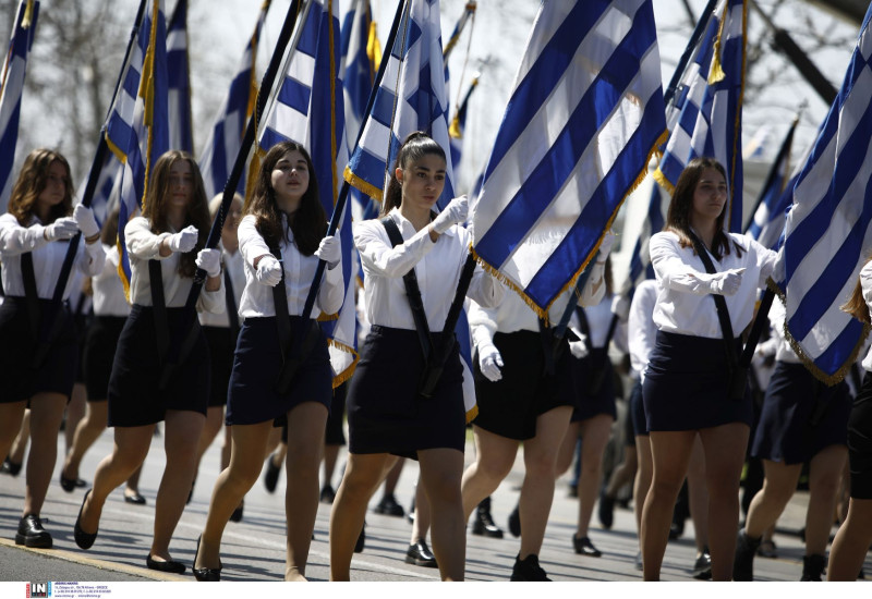 Θεσσαλονίκη: Κορυφώθηκαν με την παρέλαση στη λεωφόρο Μ. Αλεξάνδρου οι εκδηλώσεις για την 25η Μαρτίου – Δηλώσεις εκπροσώπων της πολιτικής ηγεσίας και της τοπικής αυτοδιοίκησης