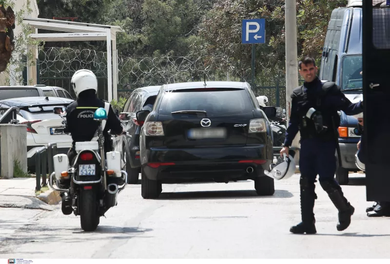 συλληφθέντες καραιβάζ