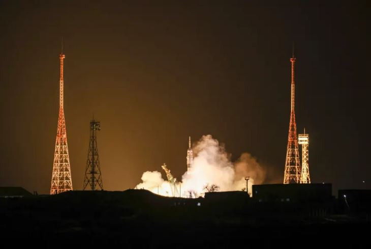 Η Ρωσία εκτόξευσε διαστημόπλοιο διάσωσης για 3 αστροναύτες 