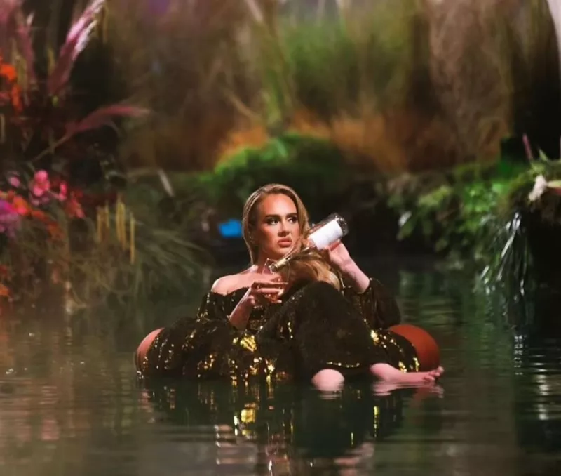Η Adele στο νέο της βίντεο κλιπ 