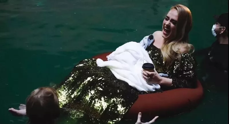 Η Adele στο νέο της βίντεο κλιπ 