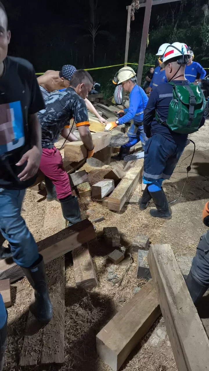 Κολομβία – Ατύχημα σε παράνομο χρυσωρυχείο: Παγιδευμένοι 18 εργάτες Κολομβία – Ατύχημα σε παράνομο χρυσωρυχείο: Παγιδευμένοι 18 εργάτες